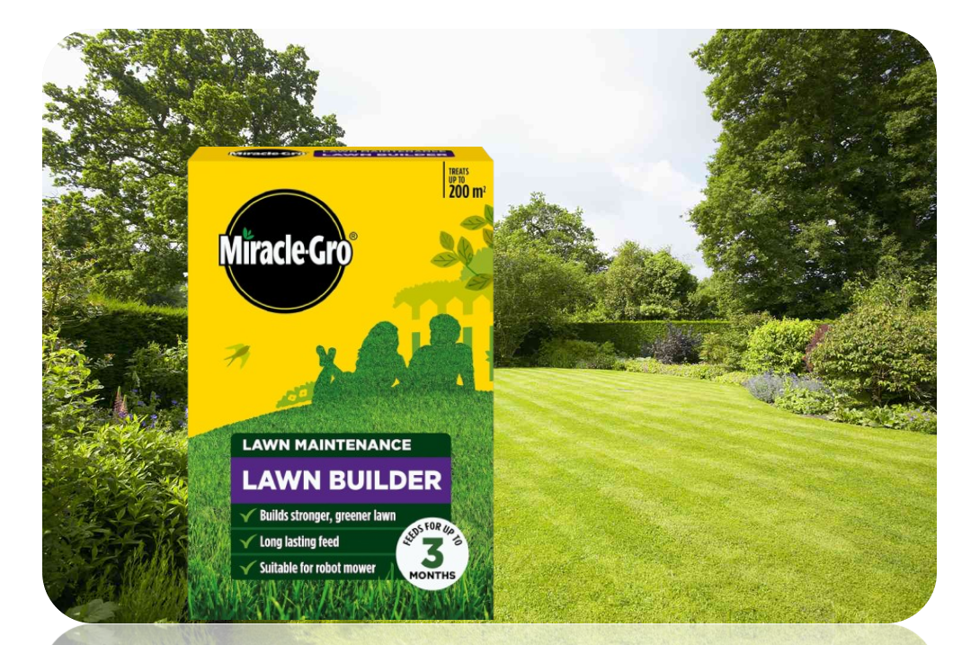 Miracle-Gro Lawn Builder Feed | Stronger & Greener Lawns | 200m2 Feed 3 Months