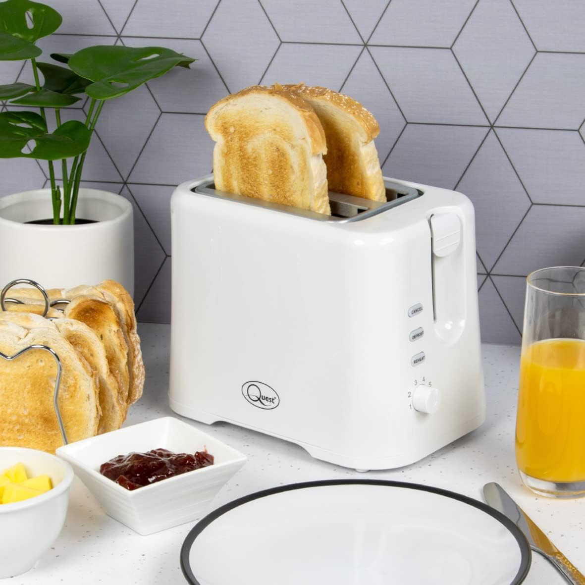 Quest 2 Slice Toaster in White