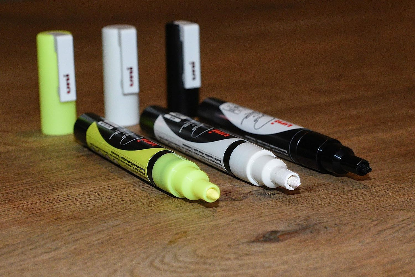 Uni Chalk Markers Medium Assorted Pack 4  1.8 - 2.5mm line width