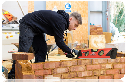 Hilka Tools Heavy Duty Spirit Level 18" (450mm) | Tough Aluminium Frame