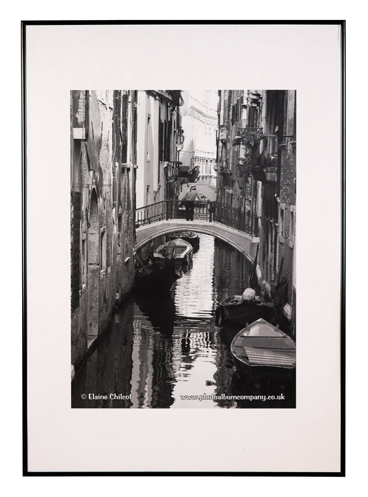 Photo Album Co Certificate/Photo Frame A4 Aluminium Frame Plastic Front Black - PAAFA4BBLK