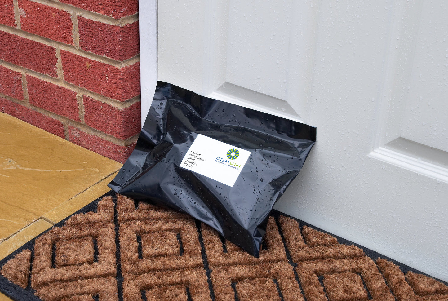 Avery Laser Weatherproof Parcel Label 99x67mm 8 Per A4 Sheet White (Pack 200 Labels) L7993-25